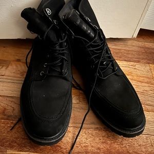 Men size 9 Timberland Boots